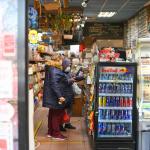 Nem hiszem el!" - Észak-karolinai férfi öleli meg az eladót 2 millió dolláros nyereménye után