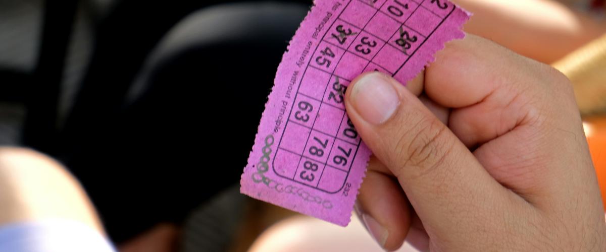 Véletlen lottóvásárlás hozza a szerencsét: Illinois-i nő 250 000 dolláros FastPlay nyereményt visz haza