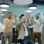 Nyolcfős kentucky-i munkahelyi csapat megnyerte a 200 000 dolláros Powerball lottó fődíját